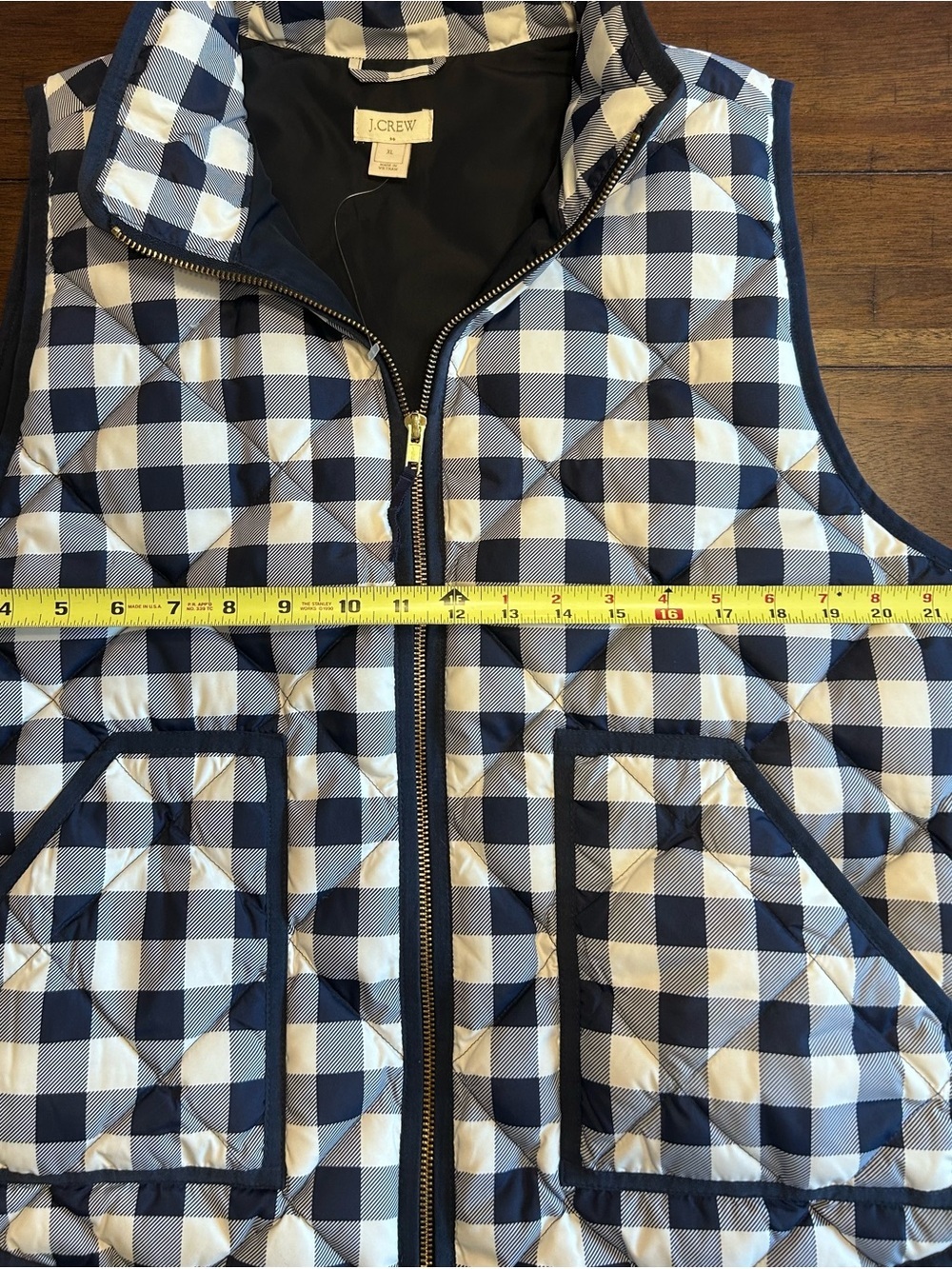 J. Crew Quilted Vest Size XL Blue Cream Plaid Down Filled - Picture 7 of 8